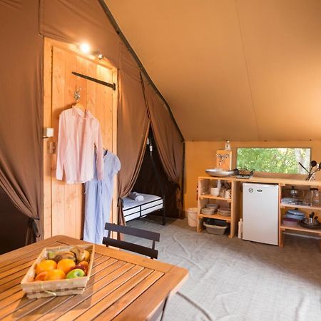 Huttopia Lac D'Aiguebelette Saint-Alban-de-Montbel ภายนอก รูปภาพ