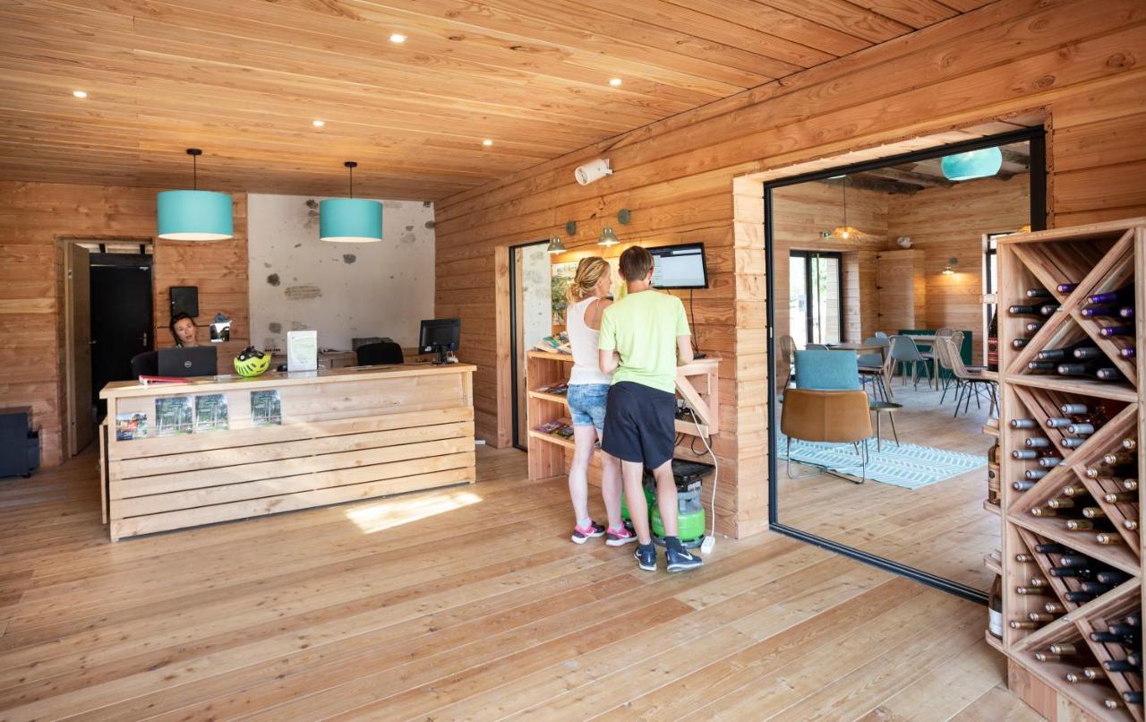 Huttopia Lac D'Aiguebelette Saint-Alban-de-Montbel ภายนอก รูปภาพ